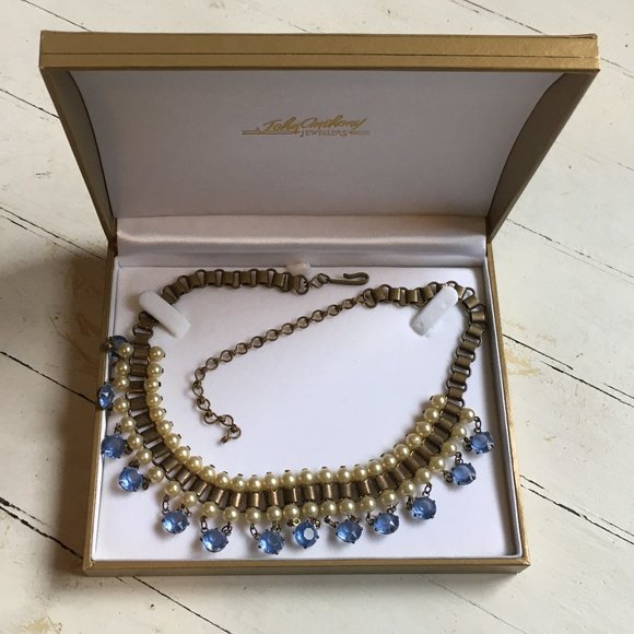 Vintage Necklace - Costume Jewelry - Picture 2 of 7